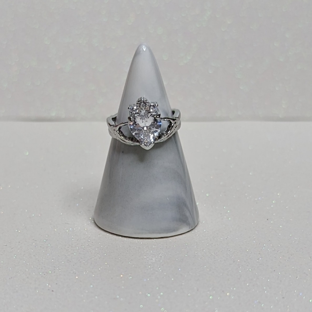Claddagh Irish Ring Silver Rhinestone Cubic Zirconia Size 7 - Picture 3 of 7